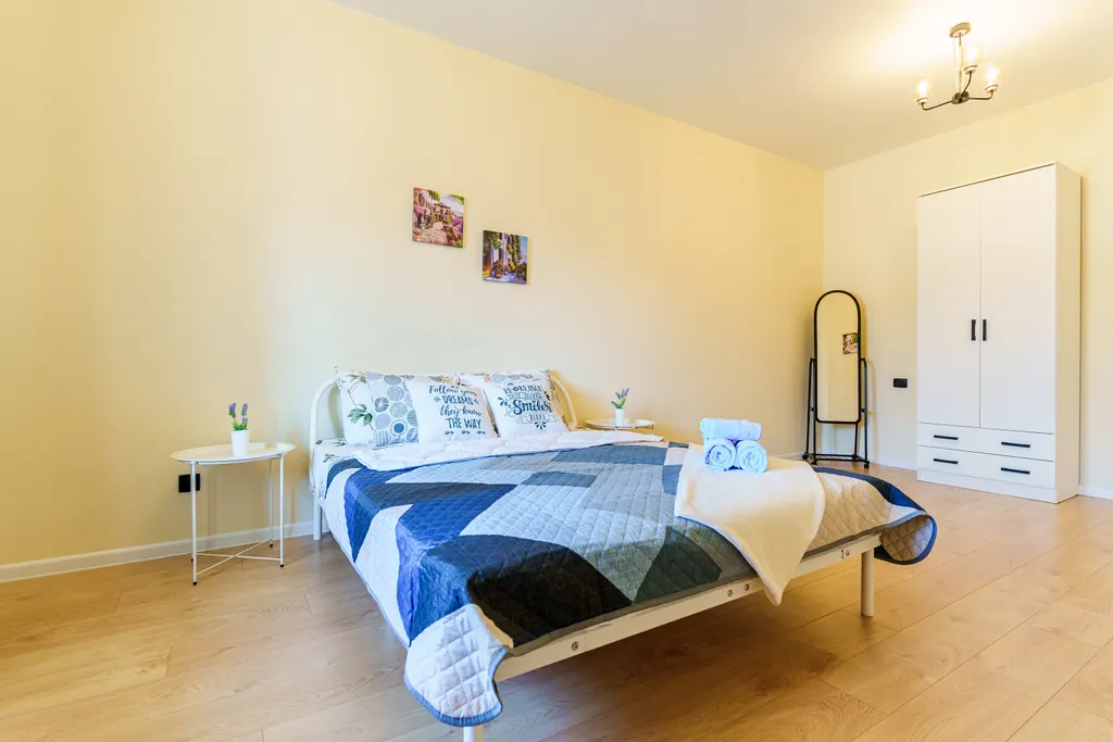 Светлая квартира рядом с морем