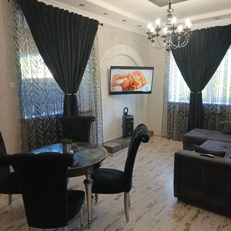 Уютная квартира со своим двориком