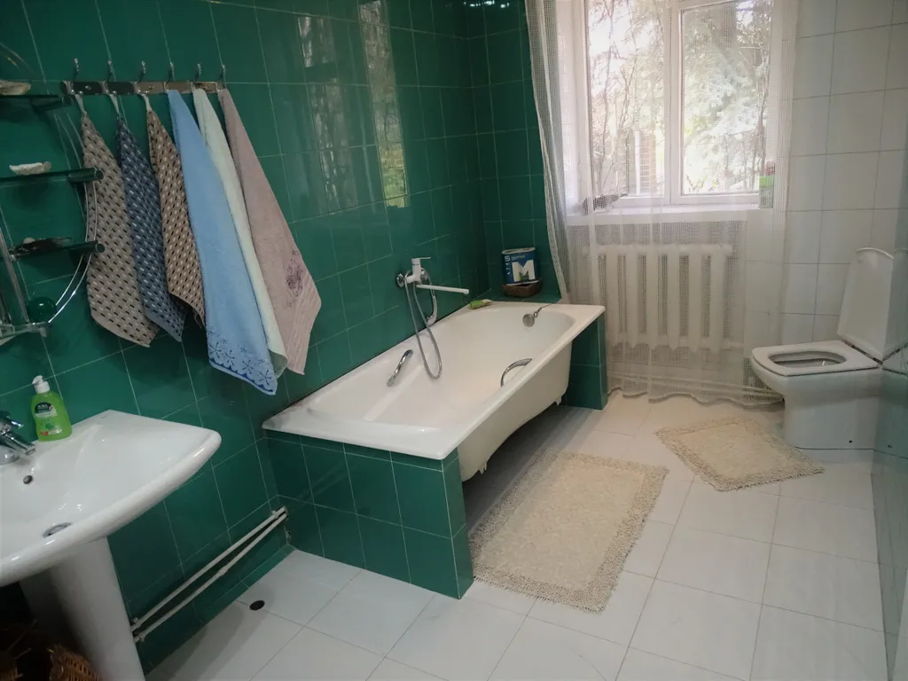 Дом под гнездом