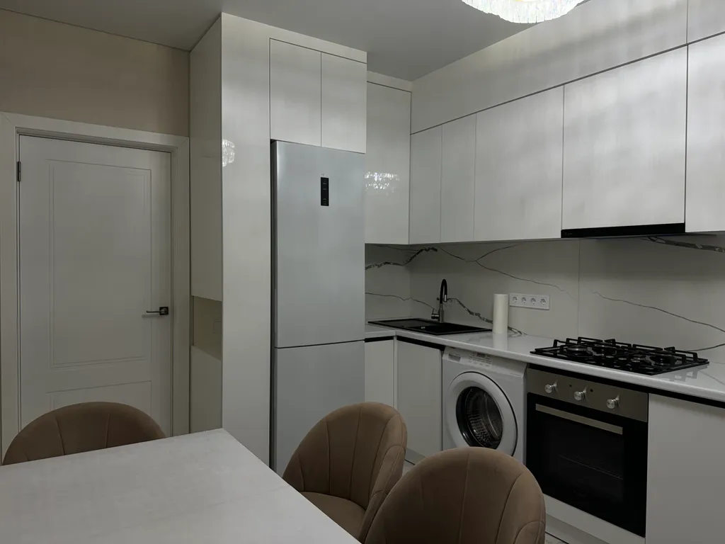 Уютнaя квартиpа в новостройке, с дизайнерским pемoнтом