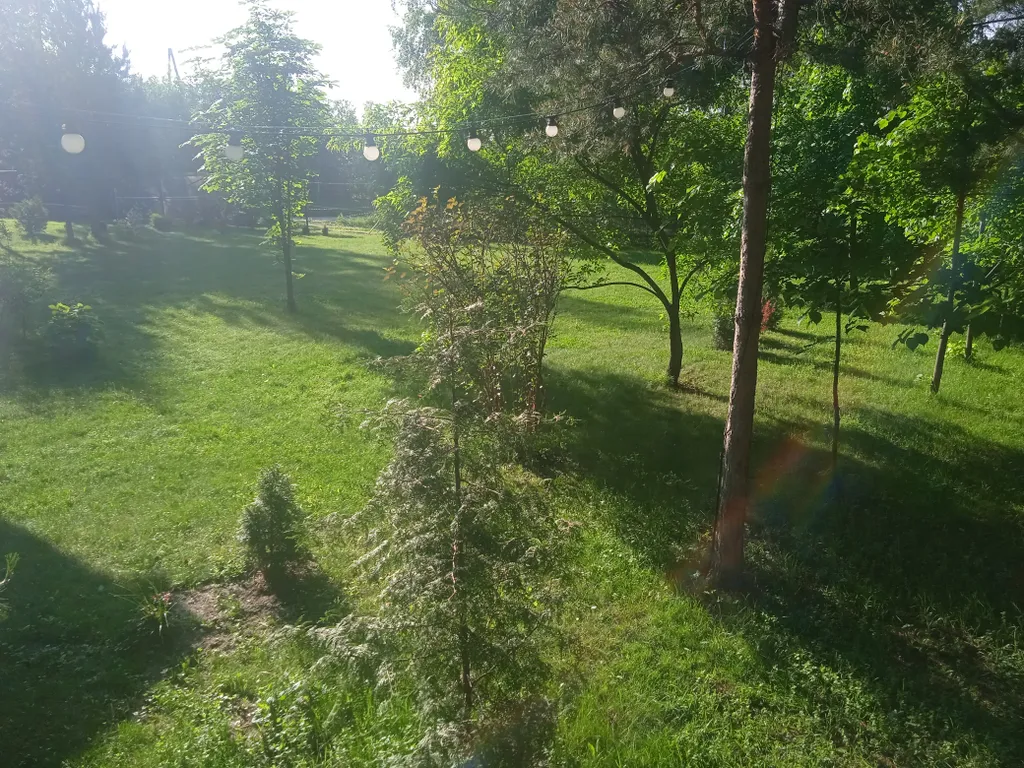 Дом с беседкой на берегу водохранилища