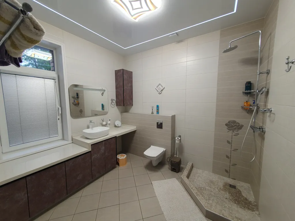 Дом для комфортного загородного отдыха в лесу рядом с морем