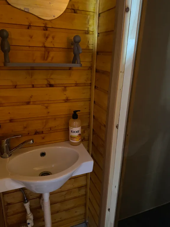 Комната на берегу моря