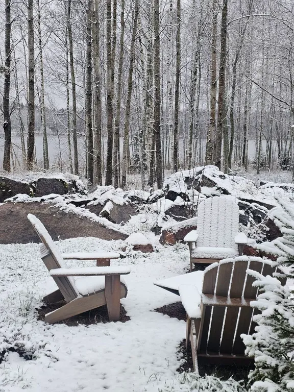 Вилла Nelli с видом на озеро и зоной барбекю среди каменной россыпи