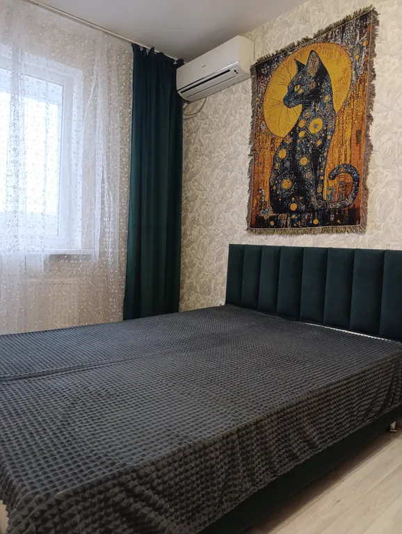 Студия рядом с остановкой трамвая