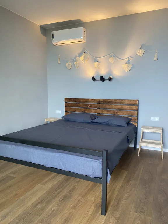 Уютная локация под платаном