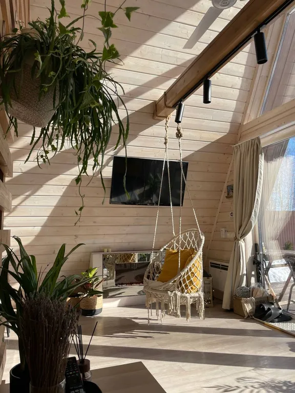 A-frame с банным чаном на берегу водоёма