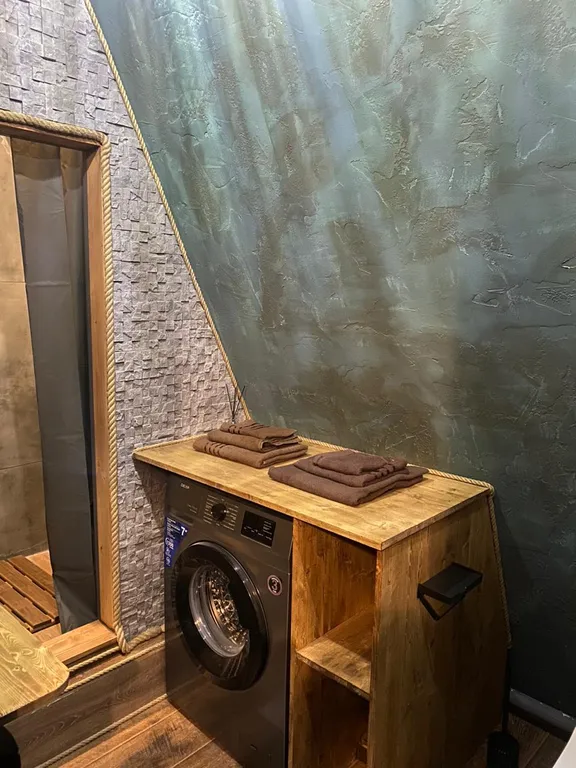 Архитектурный дом A-freim с безграничным окружением природы и речки