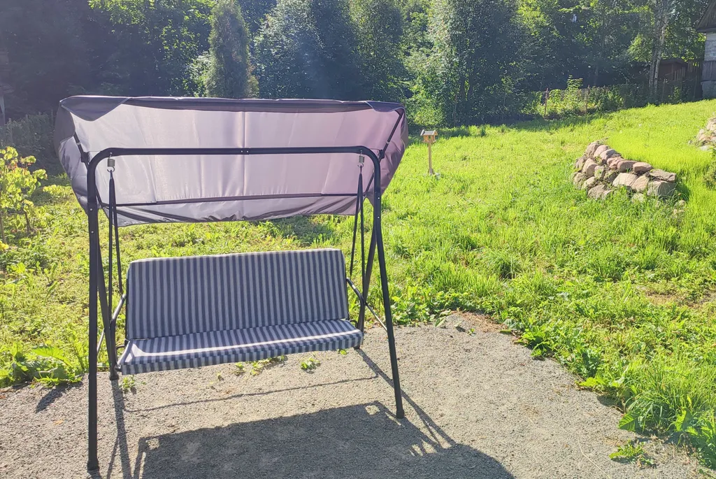 Птица синица House с огромным балконом у озера