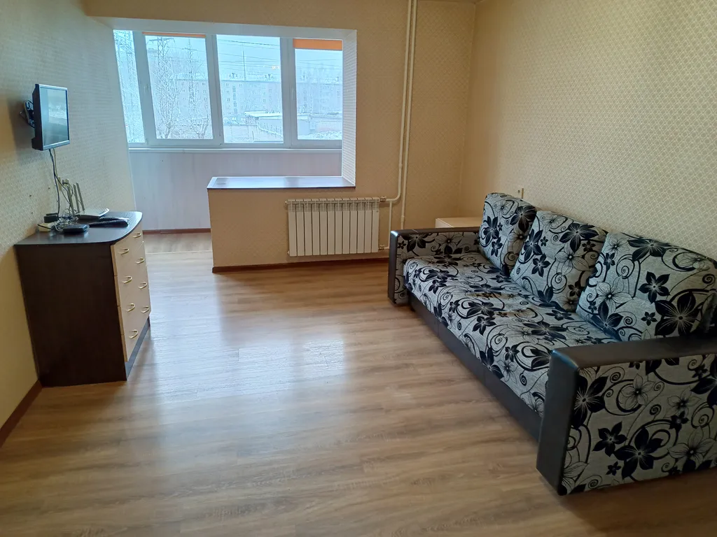 Светлая квартира в спокойном районе — аренда посуточно в Киров