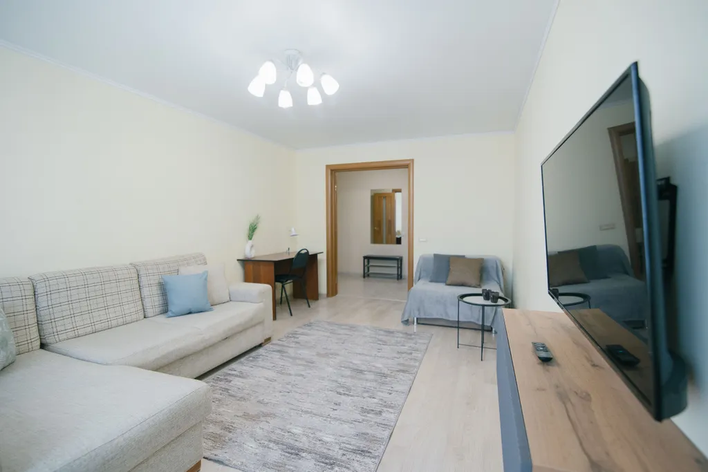 Большая квартира рядом с ЖД Институтом