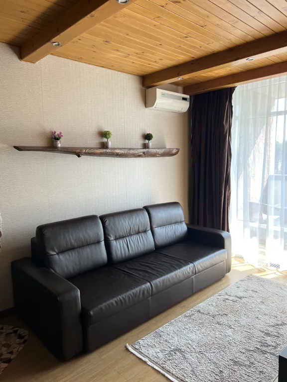 Золотой пляж с видом на Тургояк