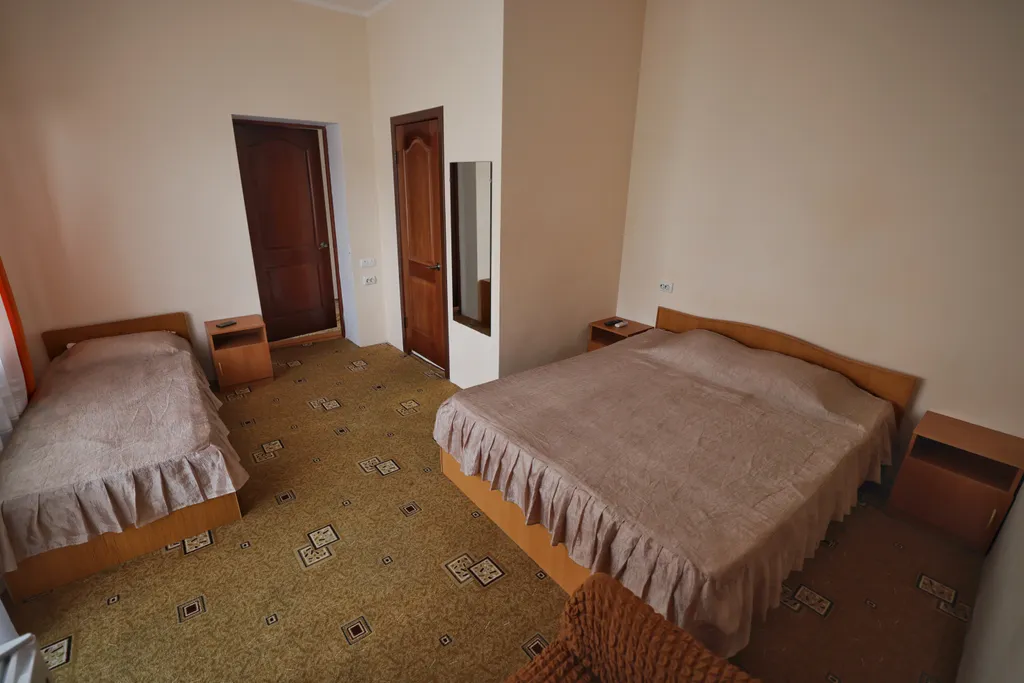 Квартира Трехместный номер с доп. местом с балконом и видом на горы — Лазаревское