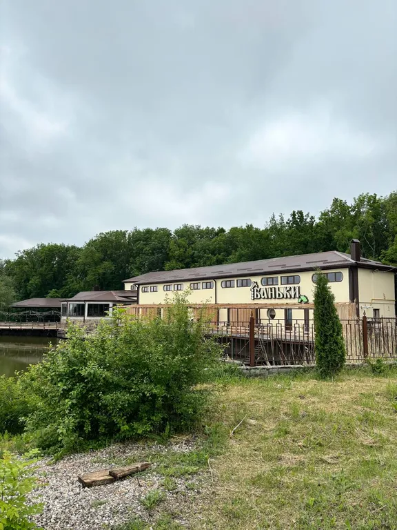 Апартаменты на берегу озера с видом на гору Бештау