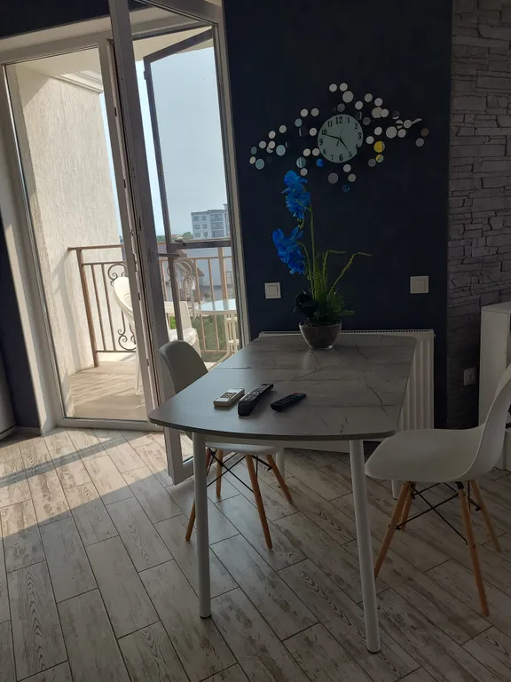 Студия с видом на море и горы