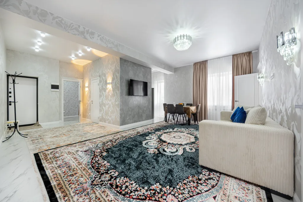 Просторная квартира с видом на горы в центре