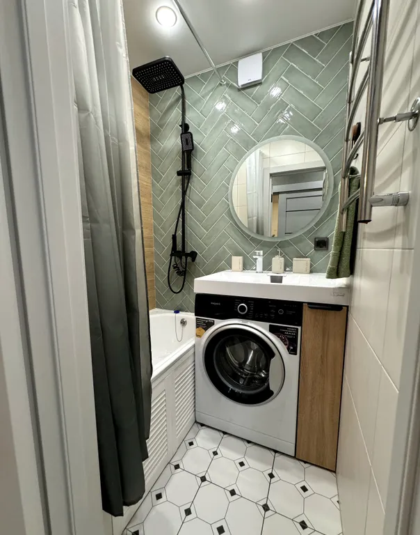 Современная квартира в самом центре рядом с парком и кафе, арт-квадрат