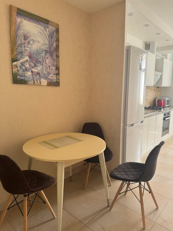 Современная уютная квартира у моря