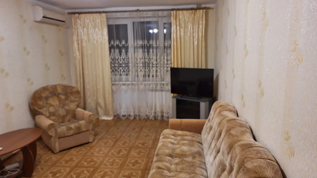 Квартира 3-комнатная Квартира — Евпатория