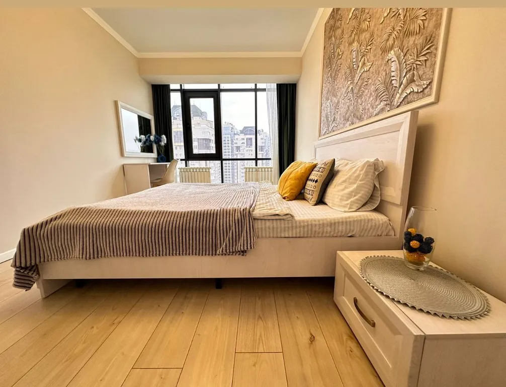 C видом на горы Esentai residence