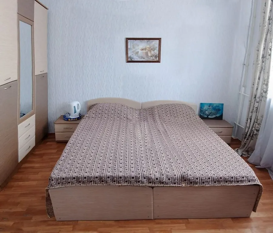 Квартира 2х местный стандарт с 2 отдельными кроватями — аренда посуточно в Феодосия