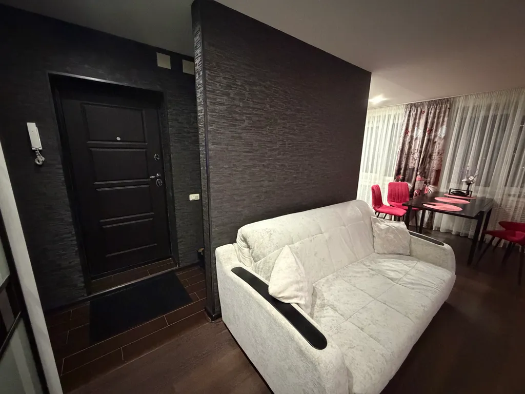 Уютная евро двушка при въезде в город