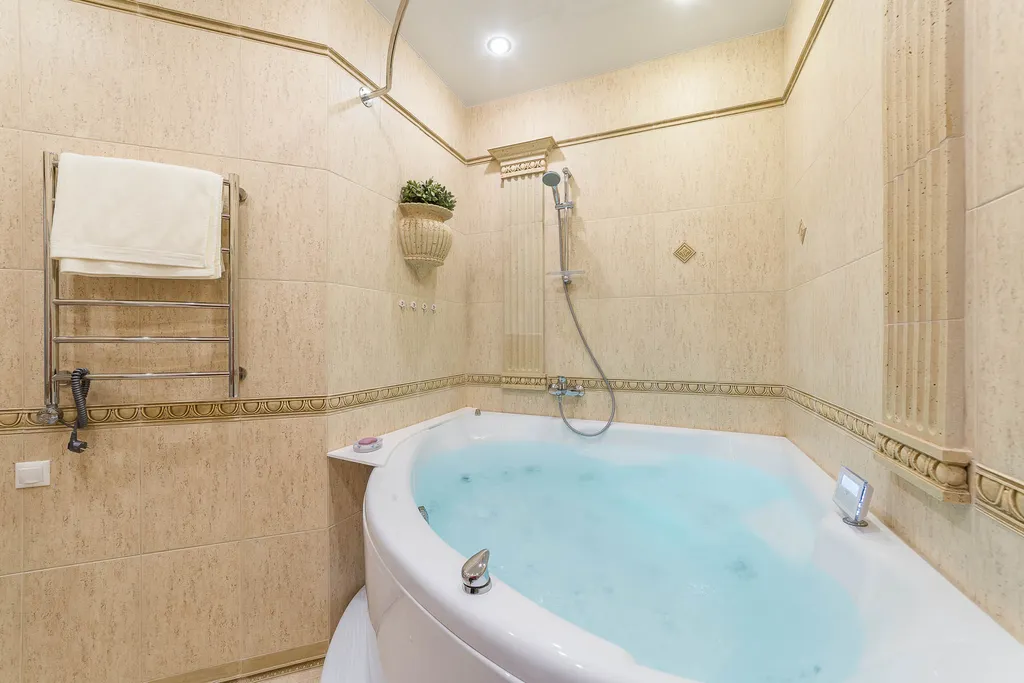 Женская большая комната в квартире