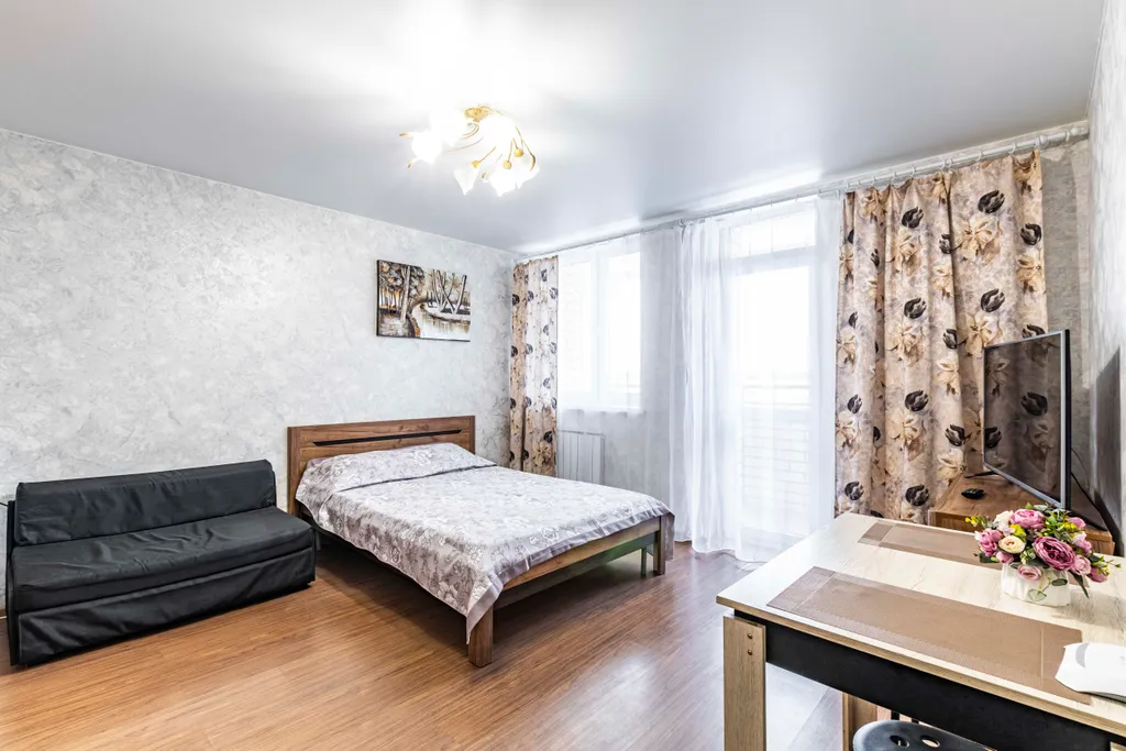 Квартира-студия с балконом для командированных и отдыха — аренда посуточно в Верхняя Пышма