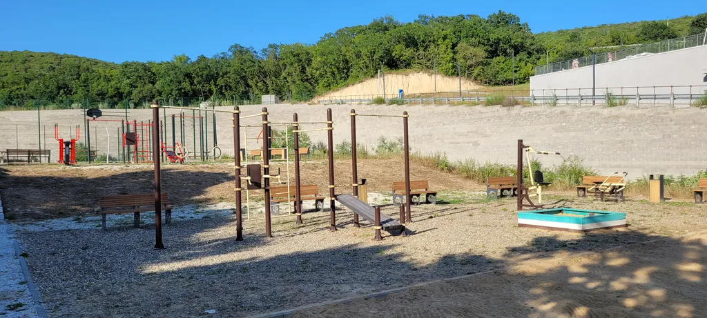 Современная студия у моря с видом на бассейн и горы