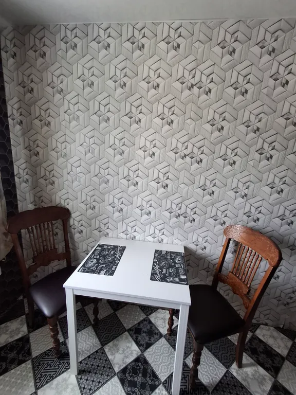 Уютная просторная квартира в центре города с видом на озеро и горы