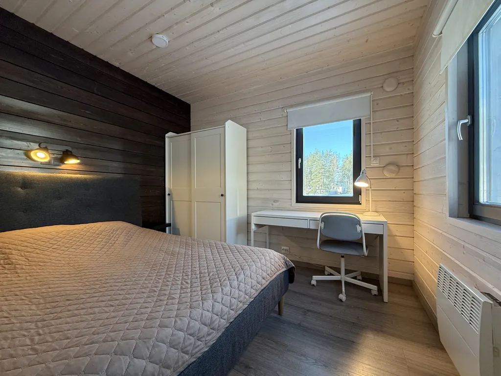 Коттедж Уютный домик на берегу озера — Стеклянный