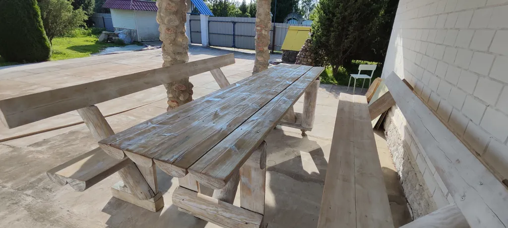 Уединенная дача с прудом и баней у Псковского озера