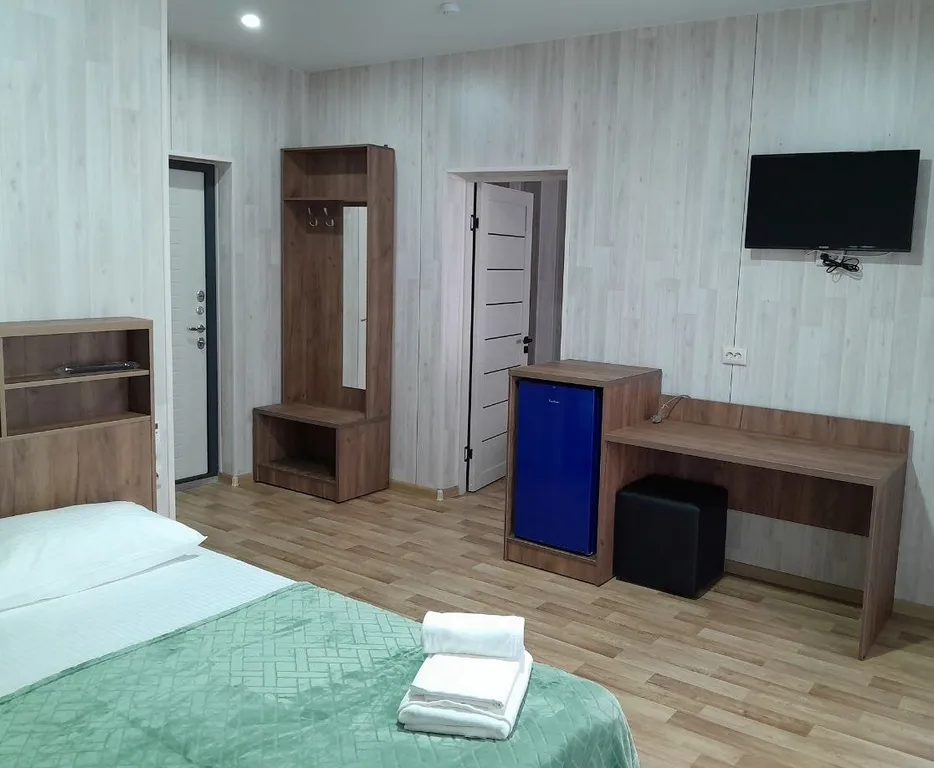 Четырехместный двухкомнатный номер с балконом