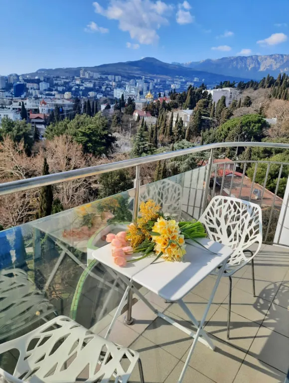 Апартаменты с видом на море на набережной Ялты в ЖК Бригантина