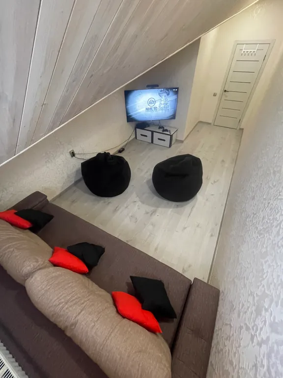 Просторный четырехкомнатный таунхаус на Банном