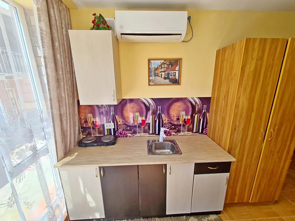 Квартира Номера на Пляже, квартира - студия с кухней 150/1, до берега 40 метров — Ейск