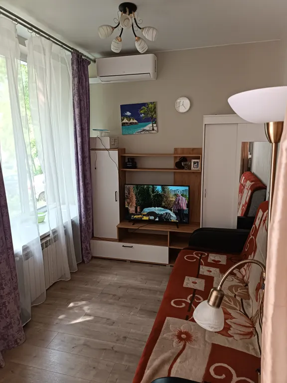 Квартира Квартира Уютная светлая студия с двумя окнами — Москва