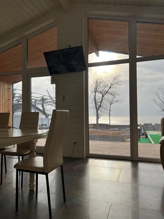 Загородный дом на первой линии у моря