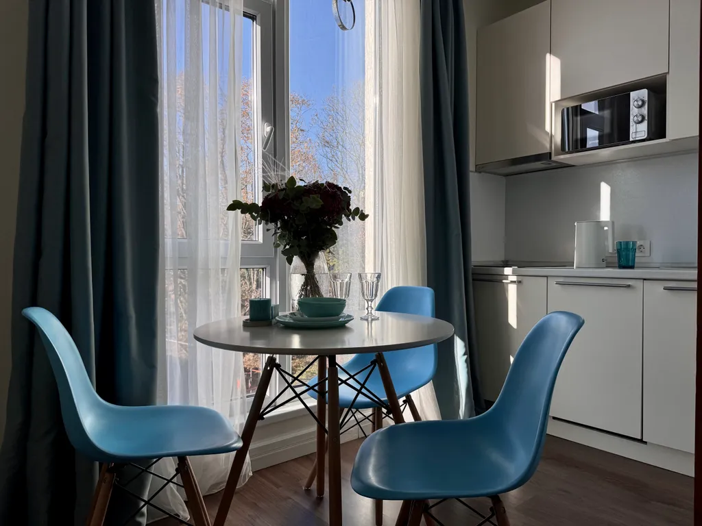 Дизайнерская квартира и бассейн на территории комплекса