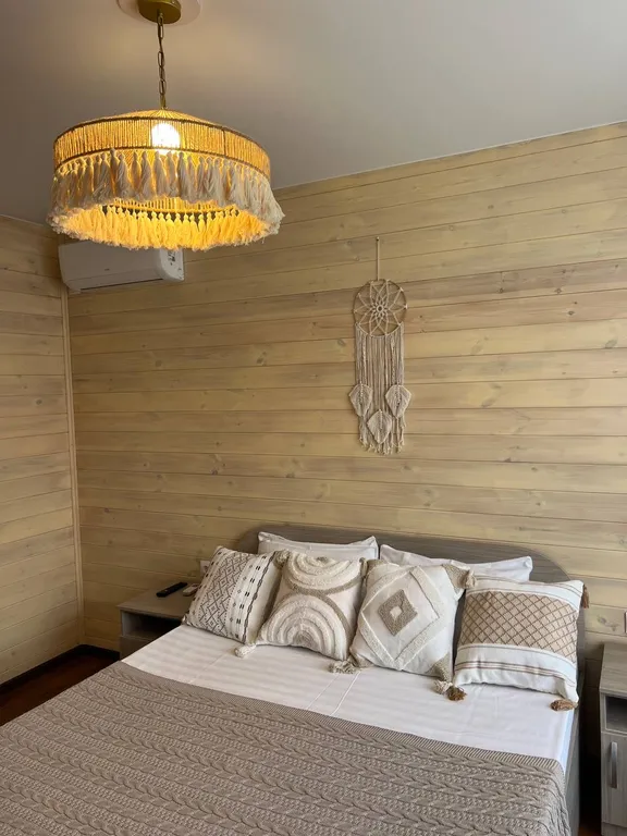 Коттедж с тёплым бассейном