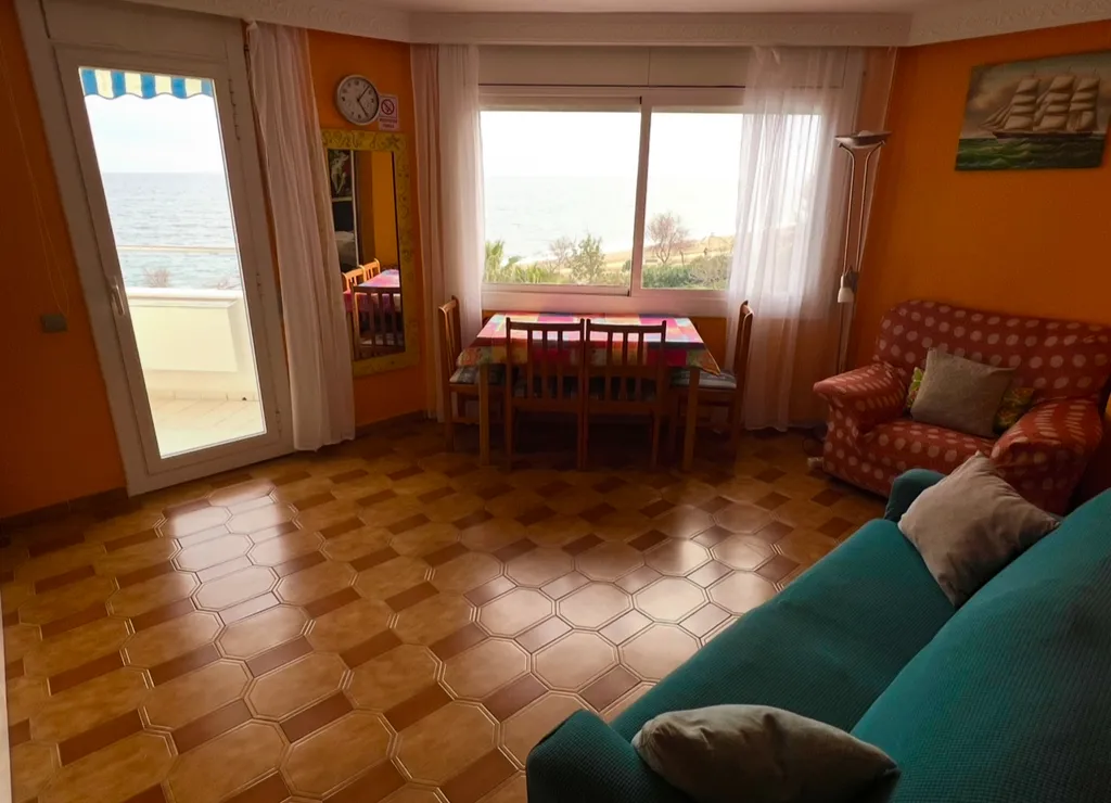 Вид на море в Испании в городе Пинеда де Мар