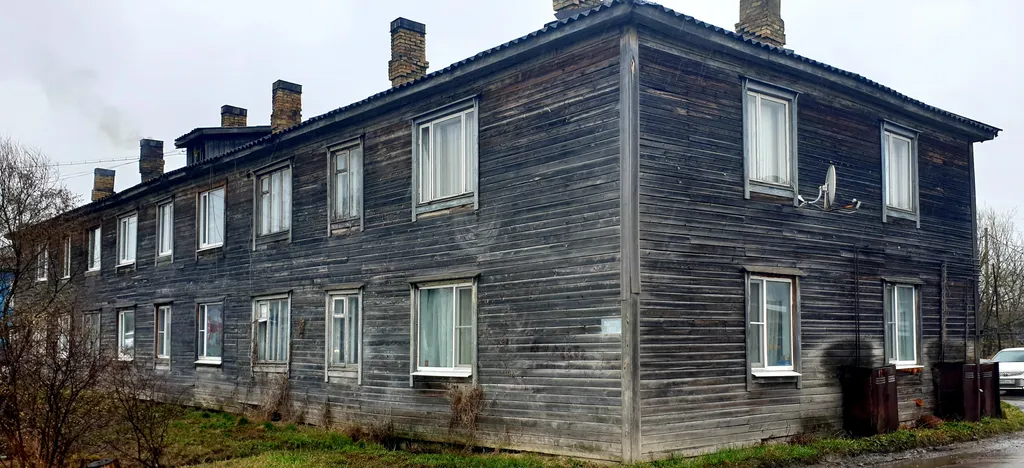 Уютная бюджетная двухкомнатная квартира в двухэтажном деревянном доме