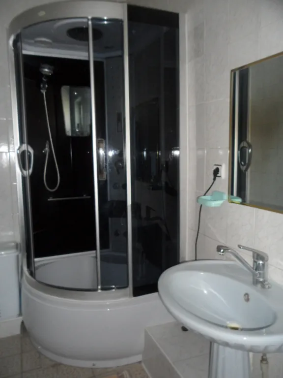 Трех комнатная квартира в частном доме в 5-ти минутах от набережной