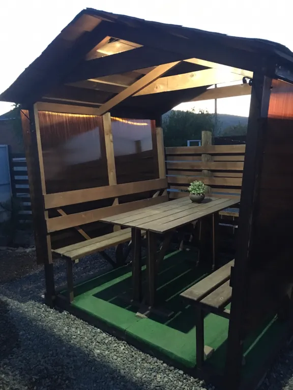 Дача на горке с видом на горы