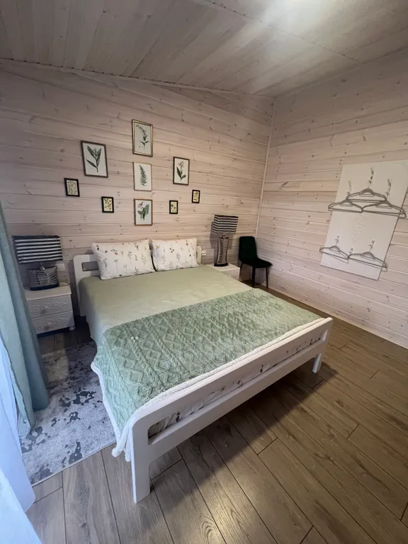 Просторный дом Елка с панорамными окнами в тихом месте