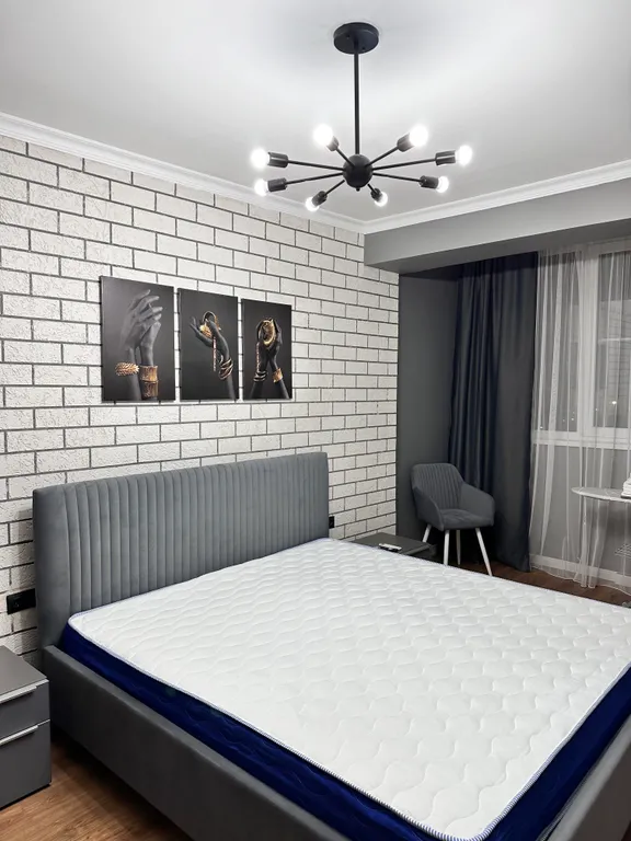 Уютная квартира в сердце города с видом на море и горы