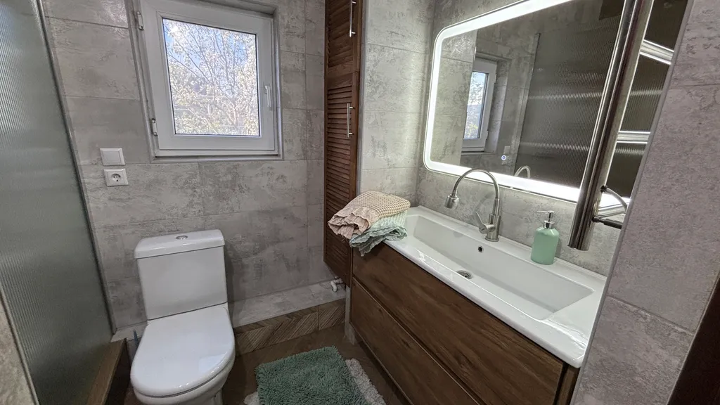 Дом в Анапе с банным чаном для дружной компании в окружении сада