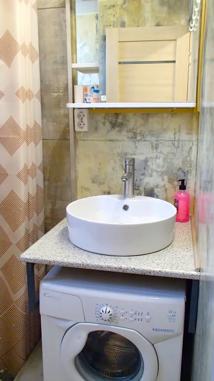 Часть дома, р-он осоавиахима, г. Новороссийск, по дороге в широкую балку