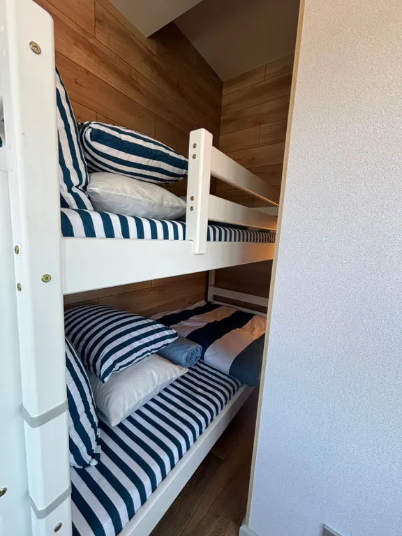 Квартира Двухкомнатная квартира с дизайнерским ремонтом — Адлер