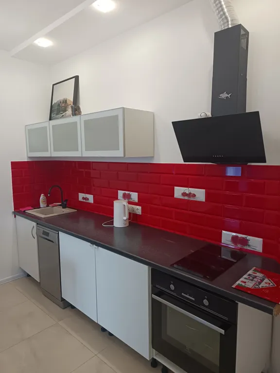 Часть жилого дома с отдельным собственным двориком